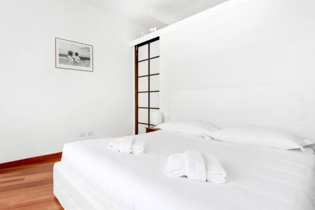 Pagano & Cenacolo Bright Apartment Милано Екстериор снимка